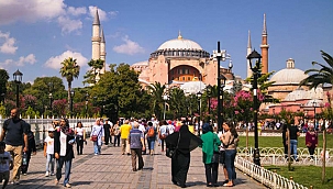 Ayasofya'ya geleceklere konaklama bedava!