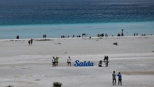 Salda'da göle girmek, yüzmek ve plajı kullanmak yasaklandı
