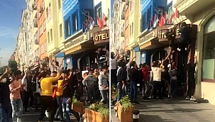 Otellerde asılı olan Fransız bayraklarını indirdiler!