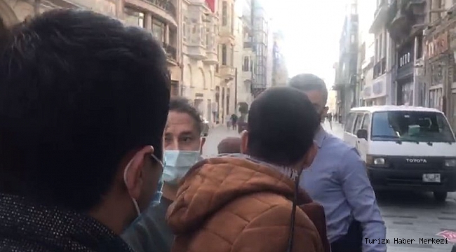 İstanbul'un maskesiz turistlerinden gazetecilere saldırı!