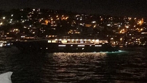 Turistlerin İstanbul Boğazı'nda yılbaşı kutlamasına baskın!