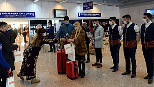 Ukraynalı turist sevinci! Davul zurnayla karşıladılar