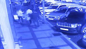 'Ben Mesihim' diyen kağıt toplayıcı İstanbul'un göbeğinde 3 turisti bıçakladı!