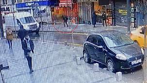 Otel penceresinden atladı yoldan geçen vatandaşın üzerine düştü!
