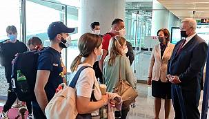 Sezonun ilk Ukraynalı turist kafilesi Dalaman'a geldi
