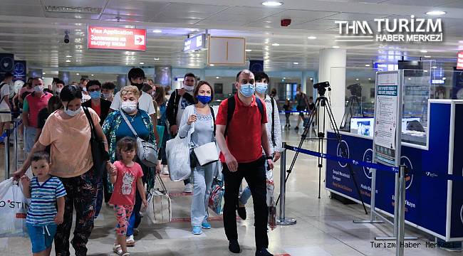 Özlem bitti! Rusya'dan turist taşıyan ilk uçak iki ay sonra Antalya'da