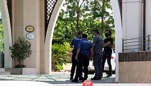 Crowne Plaza Antalya'da turistlerden PKK propagandası! Polis alarma geçti
