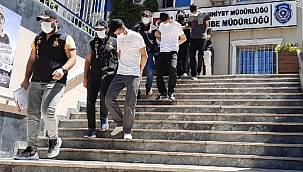 Kapalı oteli tespit edip soydular, adli kontrolle serbest bırakıldılar