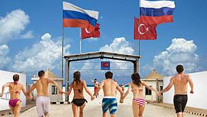 Rus turist akın etmeyip ne yapsın! Yurt dışında en ucuz tatil Türkiye'de