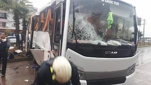 Sürücüsü uyudu, Rus turistleri taşıyan tur midibüsü takla attı!