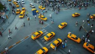 Taksici terörü hız kesmiyor! Anadolu yakası için vize lazım deyip turisti dolandırdı