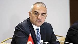 Bakan Ersoy'dan 2022 turizm sezonu açıklaması! 'Sevinçliyiz ama...'