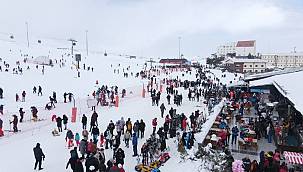 İki haftada 350 bin kişi tatil yaptı, oteller doldu taştı!
