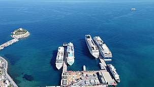 Kuşadası'nda kruvaziyer bereketi devam ediyor! İşte 2 günde gelen turist sayısı