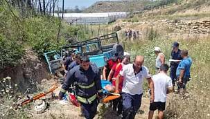 Turistleri taşıyan safari cipi uçuruma yuvarlandı! Ölü ve yaralılar var