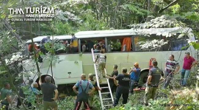 Freni patlayan tur otobüsü şarampole yuvarlandı! Ölü ve yaralılar var