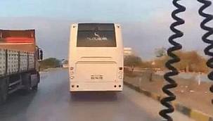 Bu da ambulansa yol vermeyen tur midibüsü!
