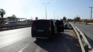 Lüks korsan minibüs turist taşırken yakalandı!