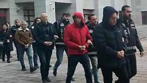 Seyahat acentası üzerinden saadet zinciri kurup milyonluk vurgun yaptılar!