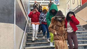 Türkiye'ye gelen turistlere fuhuş yaptıran çeteye operasyon!