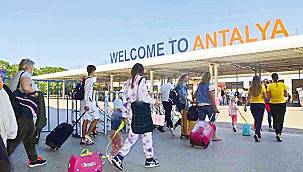 Antalya'nın 2022 turizm karnesi belli oldu! İşte 2023 turist hedefi