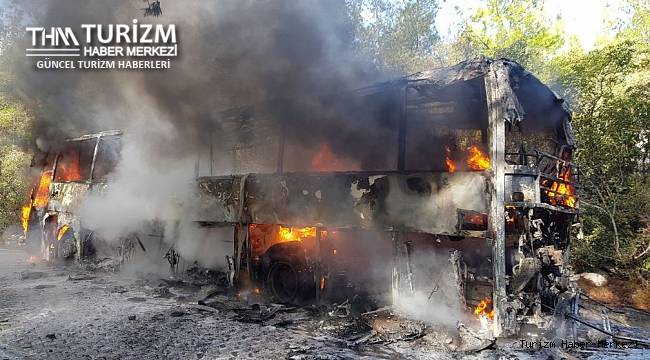 Kapadokya'dan dönen turist dolu tur otobüsü alev topuna döndü!