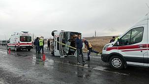 Tur otobüsü kaza yaptı! Ölü ve yaralılar var
