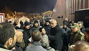 Deprem bölgesinde olan Bakan Ersoy ölümden döndü!