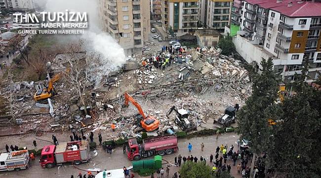 Depremde yıkılan otellerin enkazından yardım sesleri yükseliyor!