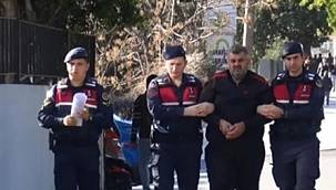 Yıkılan binanın müteahhidi depremzede olarak kaldığı otelde yakalandı!