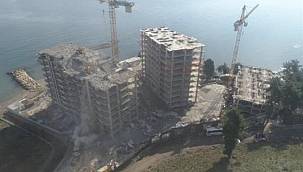 Otel arazisine yapılan gökdelenler yıkıldı!
