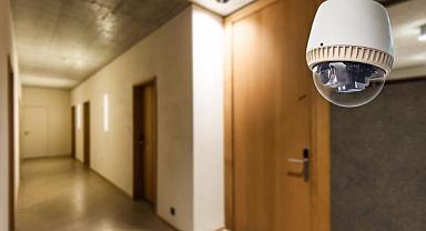 Çalıştıkları otelin elektrik kablolarını çaldılar!