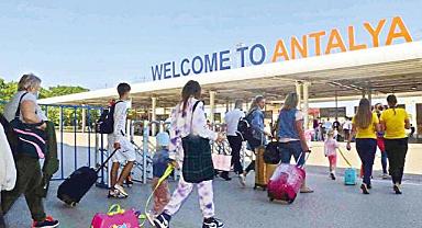 Antalya'nın 4 aylık turizm karnesi belli oldu! En çok hangi ülkeden ne kadar turist geldi?