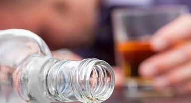 Müşterilerine sahte içki veren otel sahibi suçüstü yakalandı!