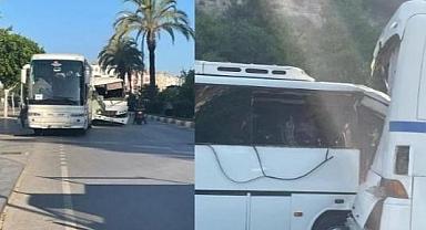 Otel personelini taşıyan 2 servis çarpıştı!