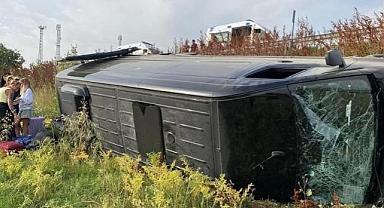 Bir tur minibüsü kazası daha! Çok sayıda yaralı var