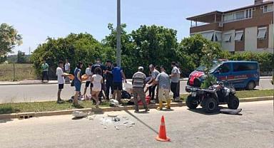 Turistleri taşıyan ATV direğe çarptı!