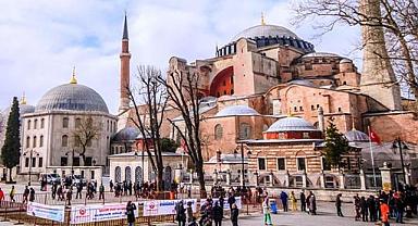 Ayasofya'da turistler için yeni dönem başlıyor