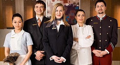 Nitelikli ve yetişmiş personeli elinde tutamayan turizmci kendi ayağına sıkıyor!