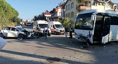 Otel servisi zincirleme kazaya karıştı! Yaralılar var