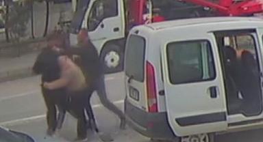 Otel sahibi ve oğlunu öldüresiye dövdüler!