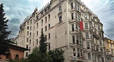 Otel olarak kullanılan İstiklal Caddesi'ndeki tarihi han icradan satışa çıktı!