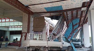 5 yıldızlı otel inşaatının çatısı çöktü! Yaralılar var