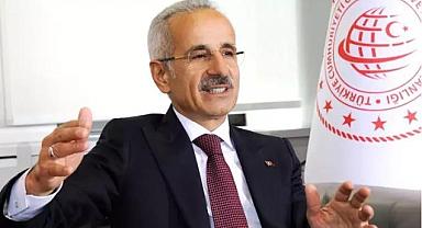 Bakan Uraloğlu'ndan Trabzon'a direk uçuş müjdesi! O ülkeden turist yağacak