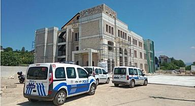 Otel inşaatında şüpheli ölüm! İple asılı şekilde bulundu
