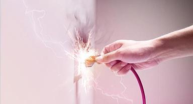 Temizlik görevlisi kadın çalıştığı otelde elektrik akımına kapıldı!