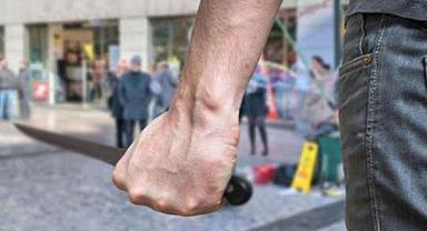 Otelin resepsiyonuna girip bıçakla tehditler savurdu!