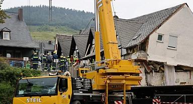 Almanya'da otel çöktü! Enkaz altında kalanlar var