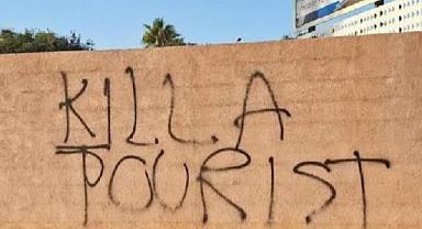 Aşırı turizm karşıtlığı boyut değiştirdi! Turistlerin öldürülmesi çağrısı yapılıyor