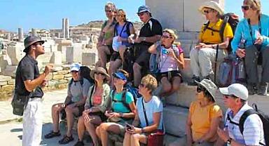 Antalya'da kaçak turist rehberleri türedi!